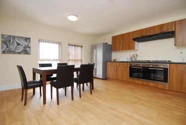 6 bed flat, 10 Lisson Grove, Mutley, Plymouth, PL47DN - Image 2
